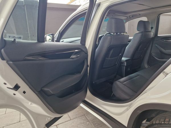 2014-BMW-X1-xDrive20d-Auto image:17