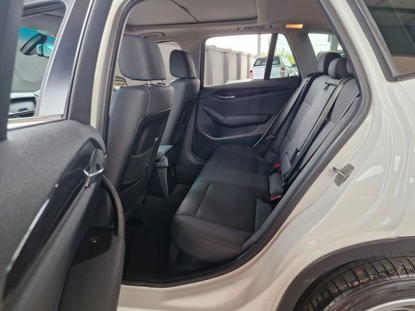 2014-BMW-X1-xDrive20d-Auto image:18
