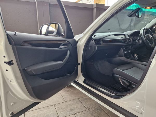 2014-BMW-X1-xDrive20d-Auto image:19