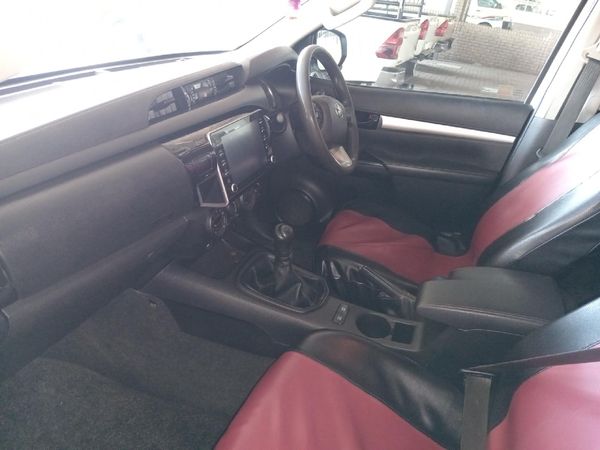 2021-Toyota-Hilux-24-GD-6-Raider-4x4-Double-Cab image:6