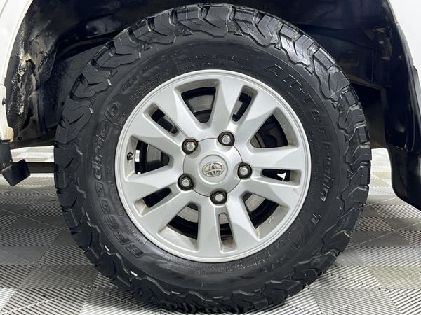 2015-Toyota-Land-Cruiser-200-45-D-V8-VX-Auto image:6