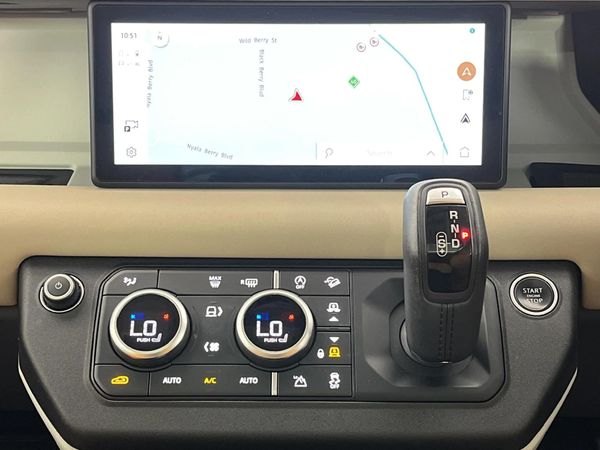 2021-Land-Rover-Defender-110-P400-First-Edition-294kW image:10