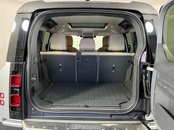 2021-Land-Rover-Defender-110-P400-First-Edition-294kW image:16