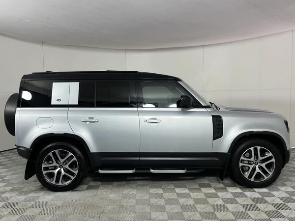 2021-Land-Rover-Defender-110-P400-First-Edition-294kW image:19