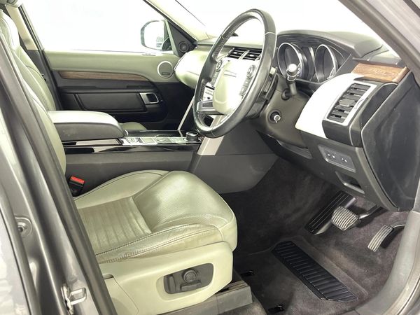 2017-Land-Rover-Discovery-30-Si6-HSE-Luxury image:9