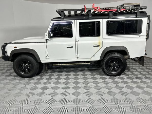 2013-Land-Rover-Defender-110-22D-Station-Wagon image:18