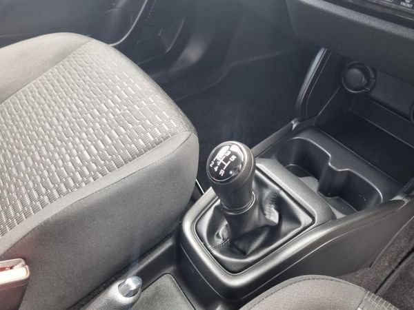 2025-Suzuki-Swift-12-GL image:18