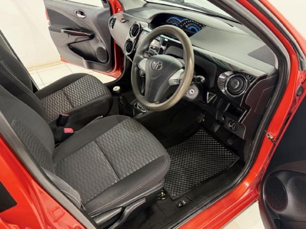 2015-Toyota-Etios-Cross-15-XS-5-dr image:9