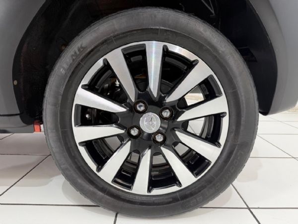 2015-Toyota-Etios-Cross-15-XS-5-dr image:12
