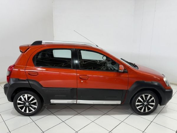 2015-Toyota-Etios-Cross-15-XS-5-dr image:2