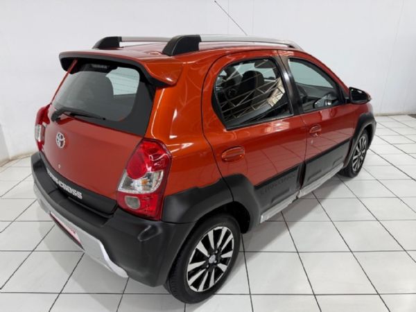 2015-Toyota-Etios-Cross-15-XS-5-dr image:3