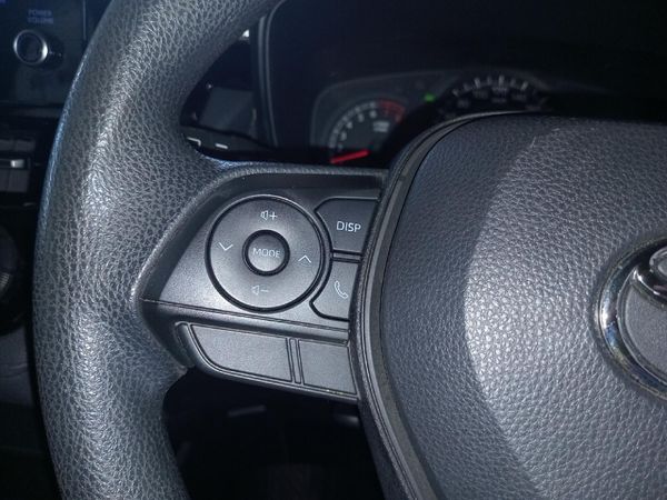 2022-Toyota-Corolla-Cross-18-XI image:8