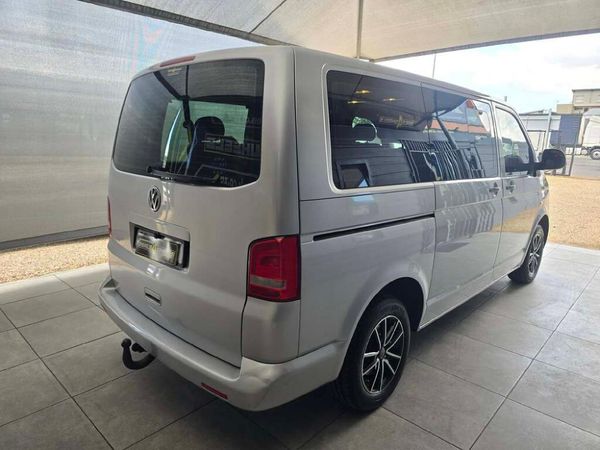 2012-Volkswagen-Kombi-20-TDI-75kW-Base image:6