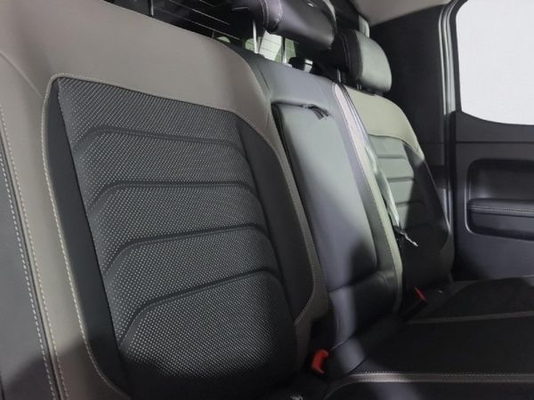 2025-Volkswagen-Amarok-20-BiTDI-154kW-4Motion-Style-Double-Cab image:11
