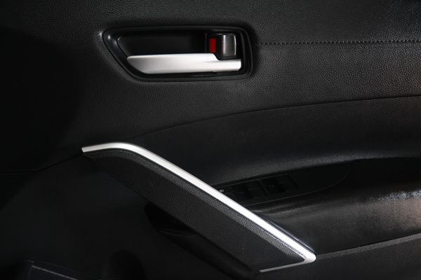 2023-Toyota-Corolla-Cross-18-XR image:10