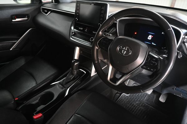 2023-Toyota-Corolla-Cross-18-XR image:5