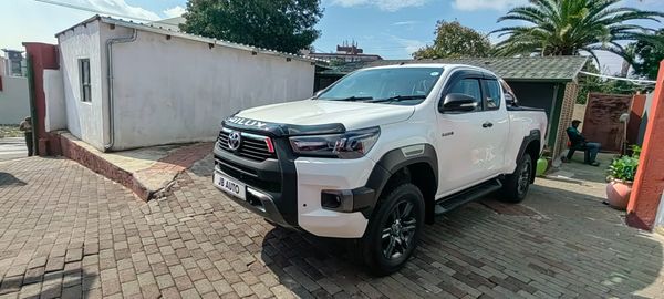 2023-Toyota-Hilux-24-GD-6-Raised-Body-SRX-Auto-Extended-Cab image:2