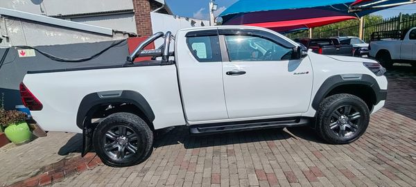 2023-Toyota-Hilux-24-GD-6-Raised-Body-SRX-Auto-Extended-Cab image:3