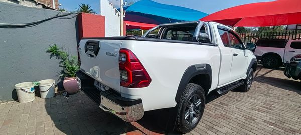 2023-Toyota-Hilux-24-GD-6-Raised-Body-SRX-Auto-Extended-Cab image:6
