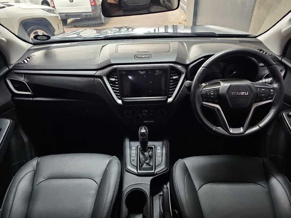 2025-Isuzu-D-Max-19-DDI-HR-LS-Auto-Double-Cab image:5