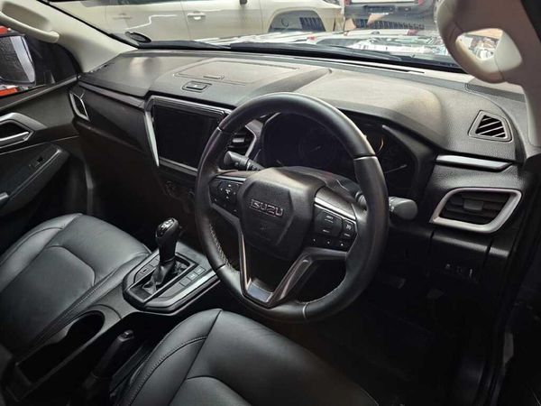2025-Isuzu-D-Max-19-DDI-HR-LS-Auto-Double-Cab image:6