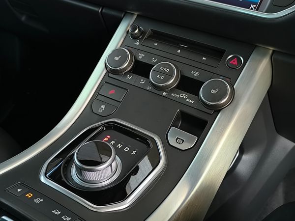 2012-Land-Rover-Range-Rover-Evoque-22-SD4-Dynamic-Coupe image:11