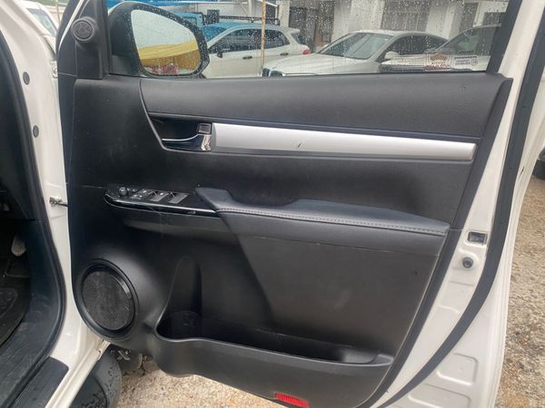 2023-Toyota-Hilux-28-GD-6-Raised-Body-Raider-Auto-Double-Cab image:14