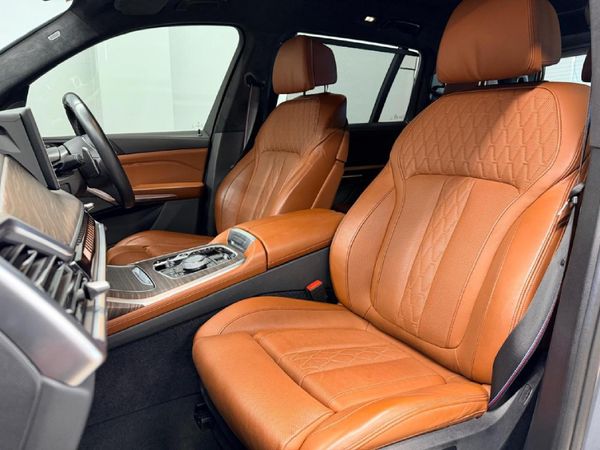 2024-BMW-X7-xDrive-M60i-M-Performance image:11