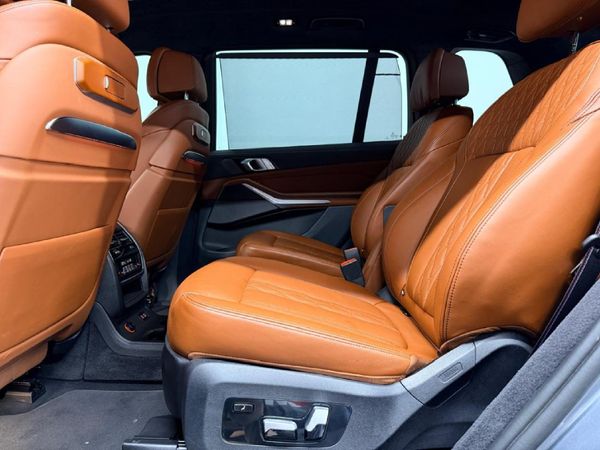 2024-BMW-X7-xDrive-M60i-M-Performance image:8