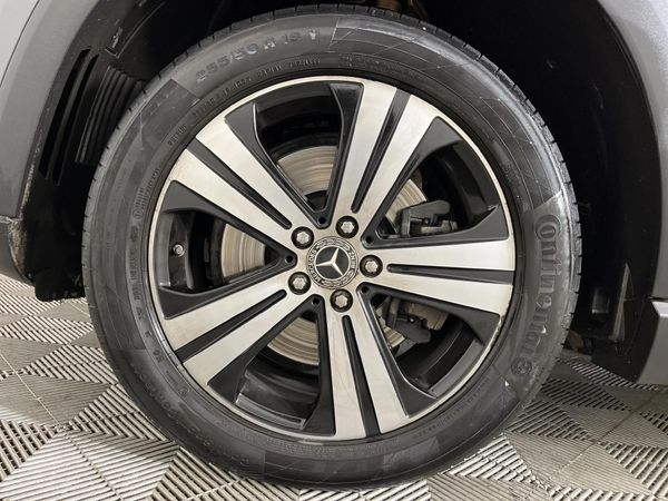 2020-Mercedes-Benz-GLE-400d-4Matic image:4