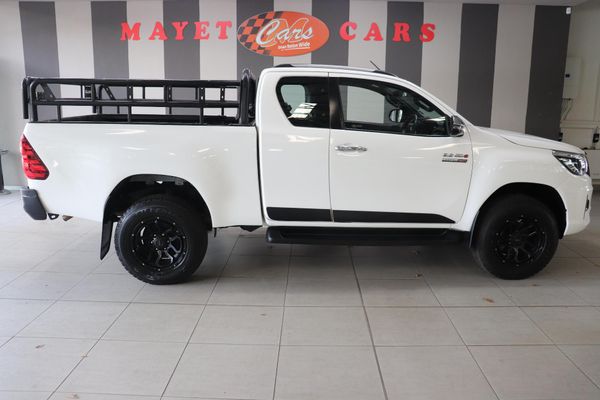 2020-Toyota-Hilux-28-GD-6-Raised-Body-Legend-Auto-Extended-Cab image:3