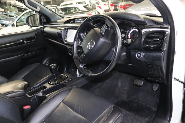 2020-Toyota-Hilux-28-GD-6-Raised-Body-Legend-Auto-Extended-Cab image:5