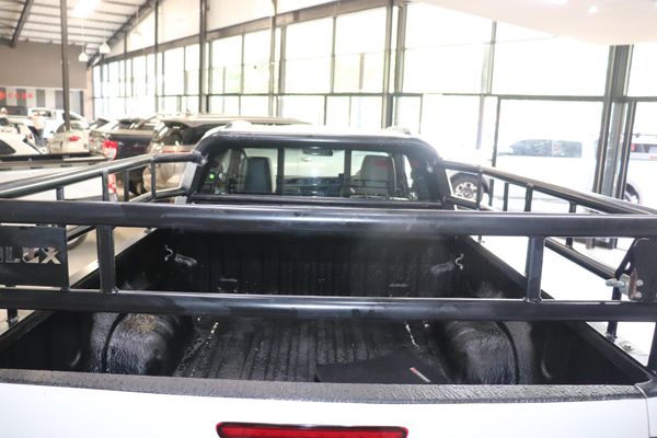 2020-Toyota-Hilux-28-GD-6-Raised-Body-Legend-Auto-Extended-Cab image:6