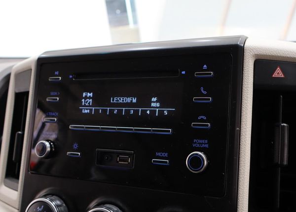 2019-Toyota-Quantum-28-GL-14-Seat image:15