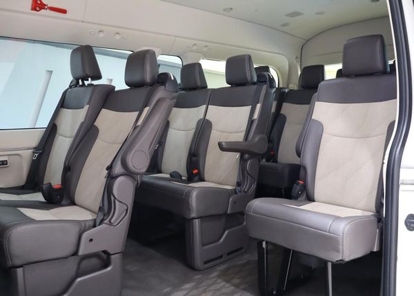 2019-Toyota-Quantum-28-GL-14-Seat image:23