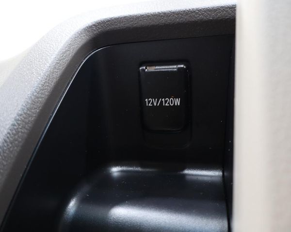 2019-Toyota-Quantum-28-GL-14-Seat image:24
