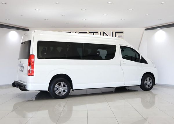 2019-Toyota-Quantum-28-GL-14-Seat image:5