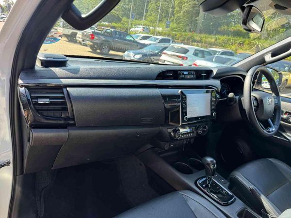 2025-Toyota-Hilux-28-GD-6-Raised-Body-Legend-RS-4x4-Auto-Double-Cab image:18