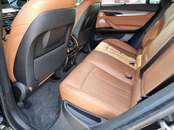 2017-BMW-X6-M50d image:14