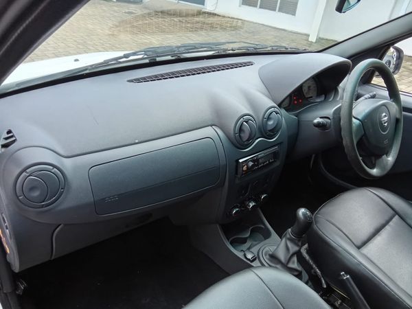 2021-Nissan-NP200-16-AC-Safety-Pack image:9