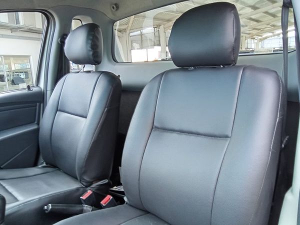 2021-Nissan-NP200-16-AC-Safety-Pack image:11
