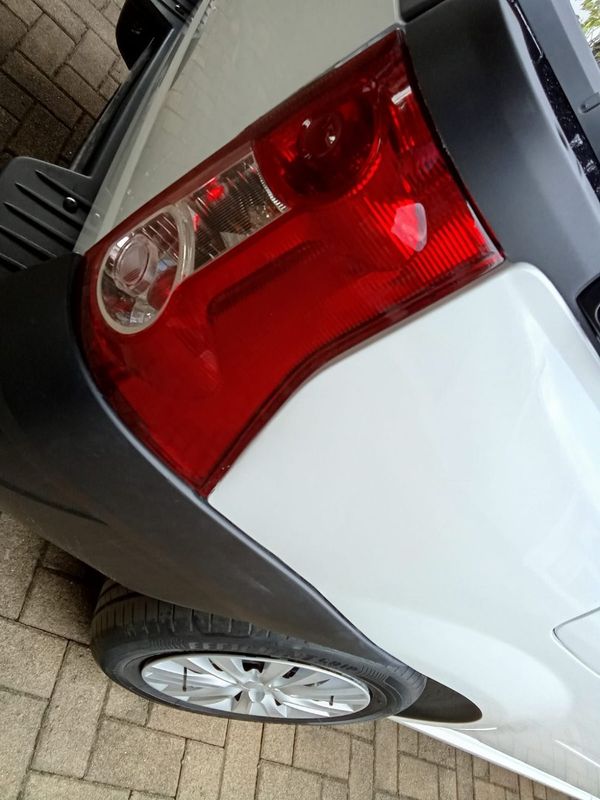 2021-Nissan-NP200-16-AC-Safety-Pack image:15
