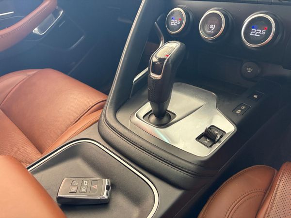 2019-Jaguar-E-Pace-P300-20-HSE-221kW image:10