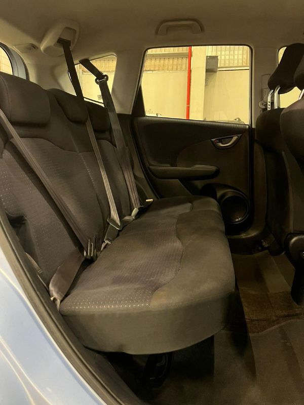2010-Honda-Jazz-14i-LX image:12
