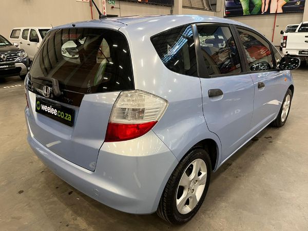 2010-Honda-Jazz-14i-LX image:6