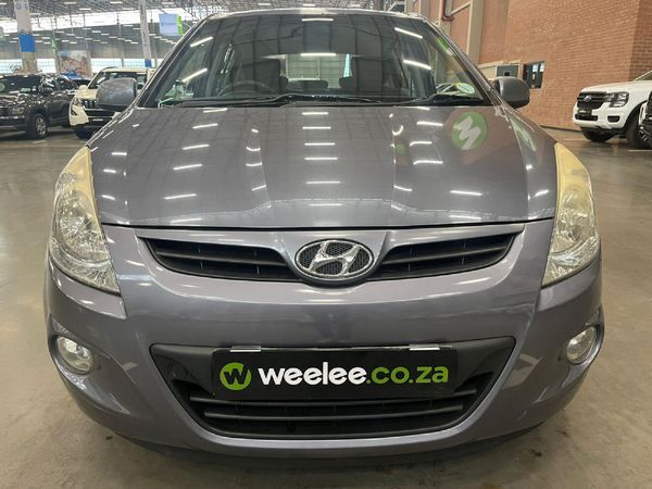 2010-Hyundai-i20-16 image:1