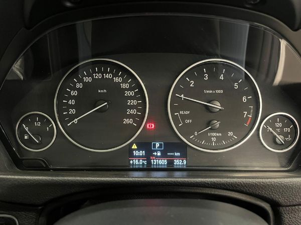 2016-BMW-3-Series-330i-Auto image:10