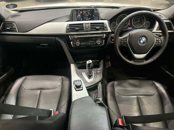 2016-BMW-3-Series-330i-Auto image:11