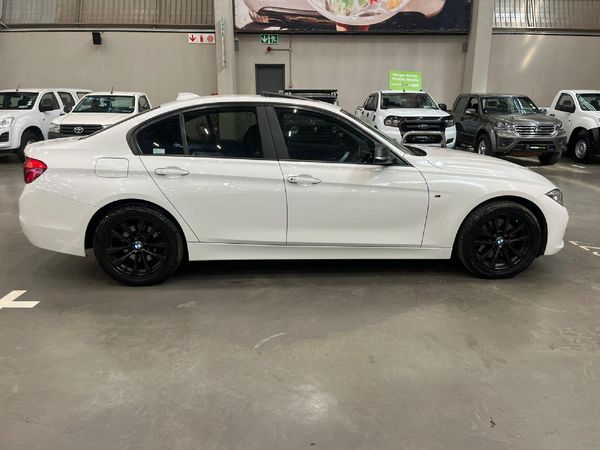 2016-BMW-3-Series-330i-Auto image:7