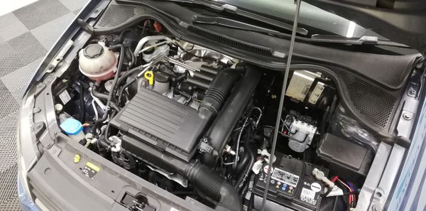2017-Volkswagen-Polo-GP-12-TSI-Comfortline-66kW image:4